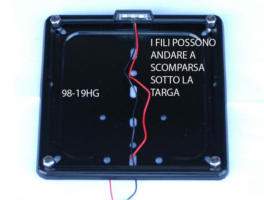 98-19HG LUCETTA TARGA A 3 LED QUADRATI, OMOLOGATA.